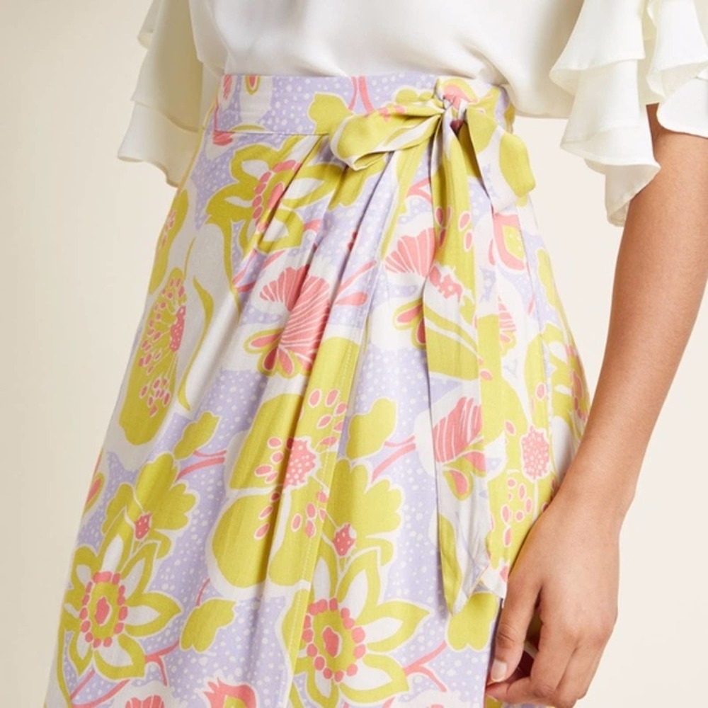 Modcloth Whole 'Lotta Loveliness Tropical Wrap Skirt Size S - Picture 4 of 11